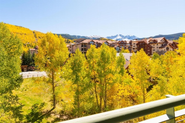 The Peaks Resort and Spa image 23